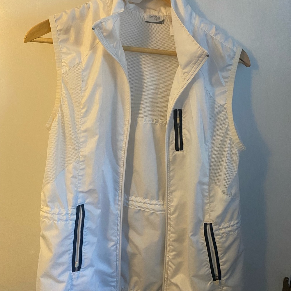 Danskin Now Ivory Zip-Up Vest